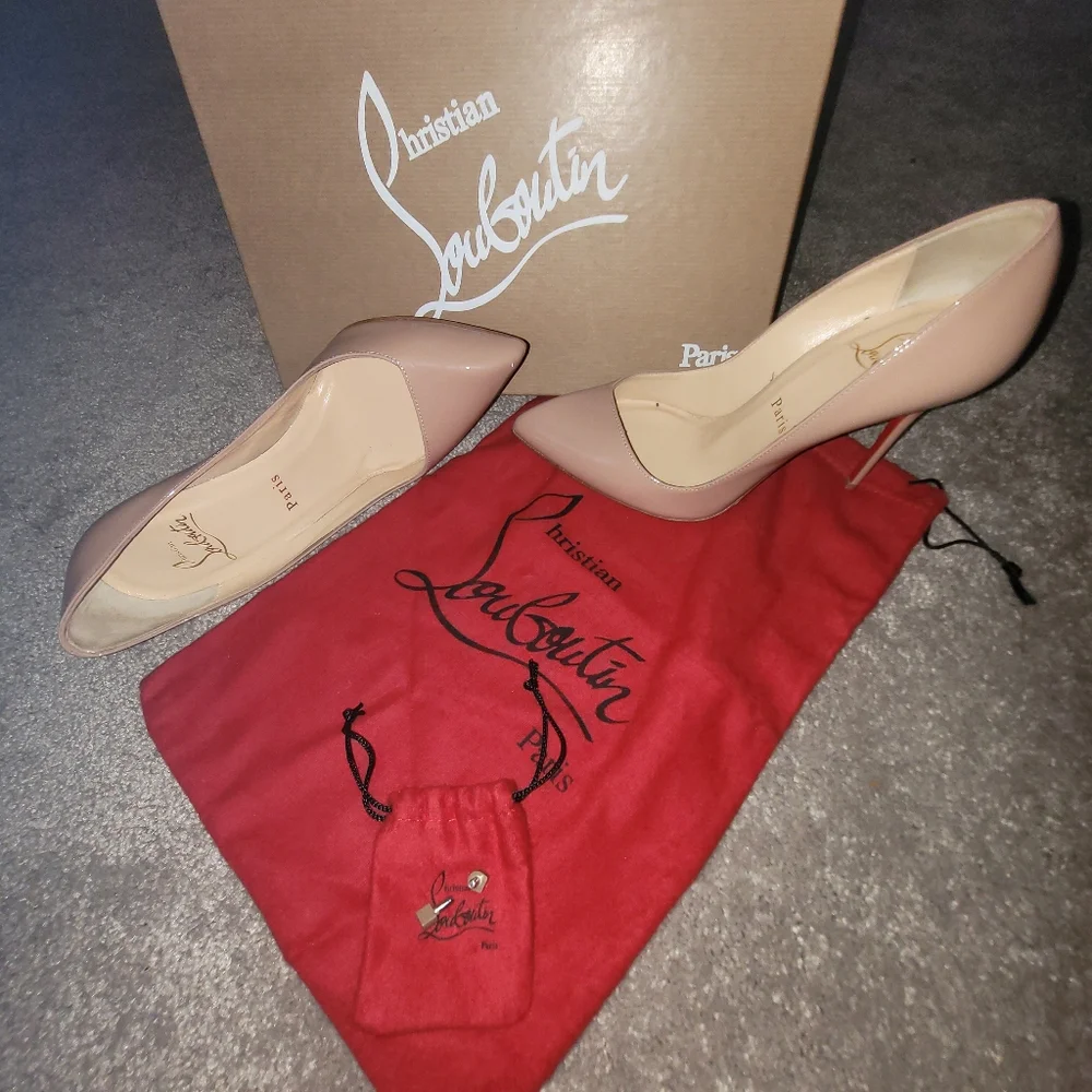 Christian Louboutin - Picture 5 of 6